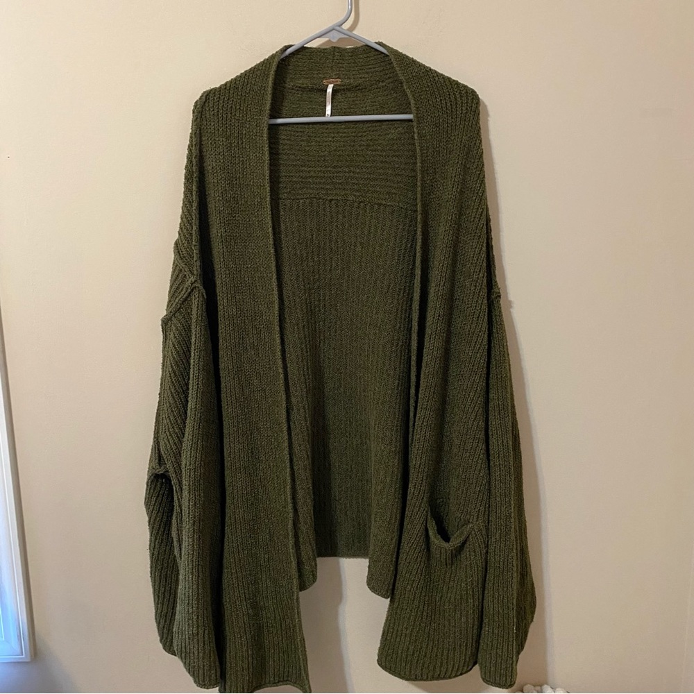FREE PEOPLE Oversized Ultra-Wide Flare Sleeve Knit Cardigan Sweater in  Green